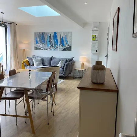 Plein Centre - Grand Duplex 2 Avec Terrasse Ensoleillee Auray