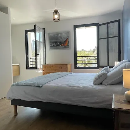 Plein Centre - Grand Duplex 2 Avec Terrasse Ensoleillee Lejlighed Auray